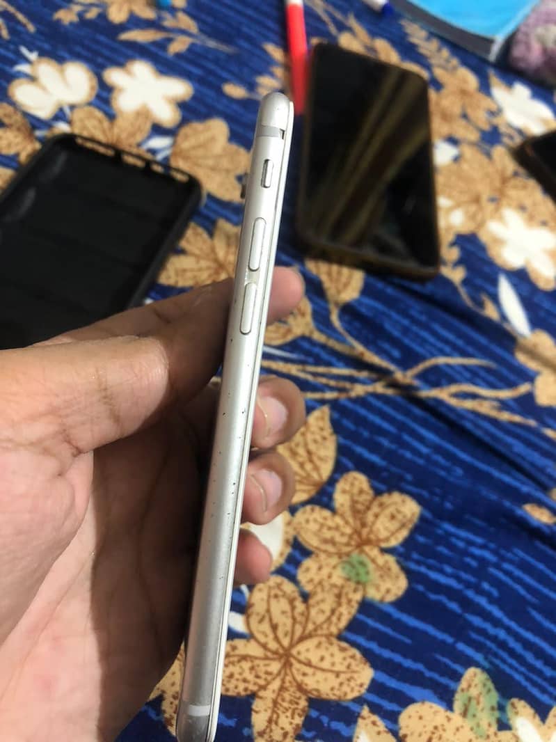 Apple iPhone 6 3