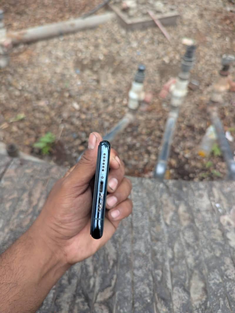 Apple iPhone 11 Pro 2