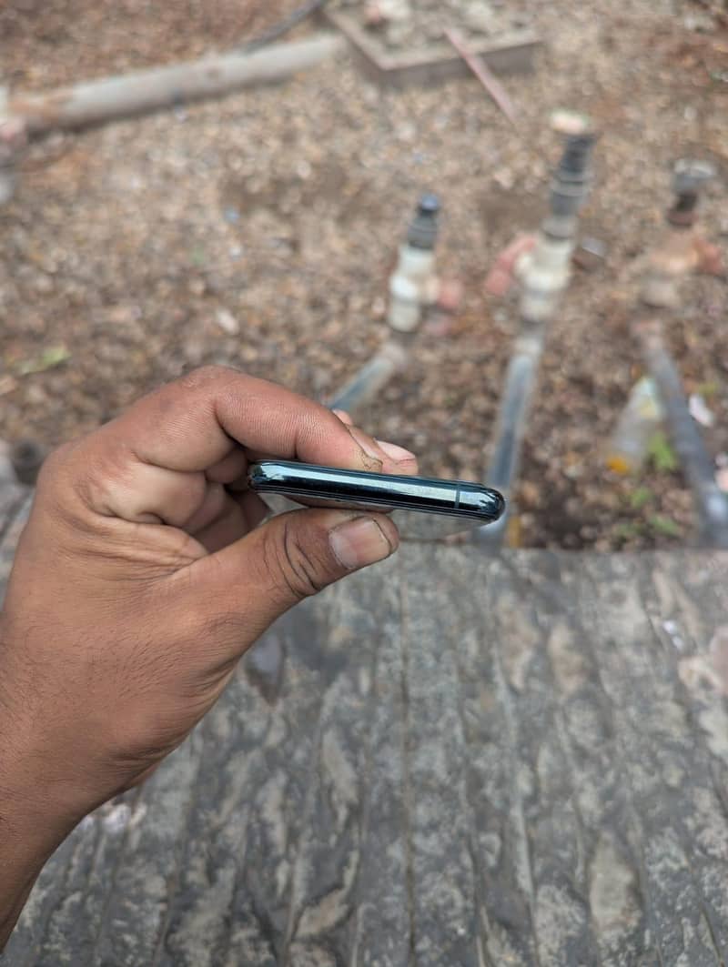 Apple iPhone 11 Pro 5