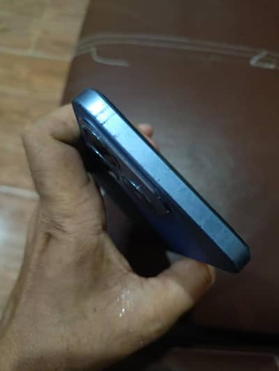 Realme c63 with box panel damage hai per proper working mein hai