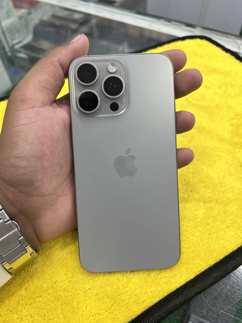 iPhone 15 Pro Max 0