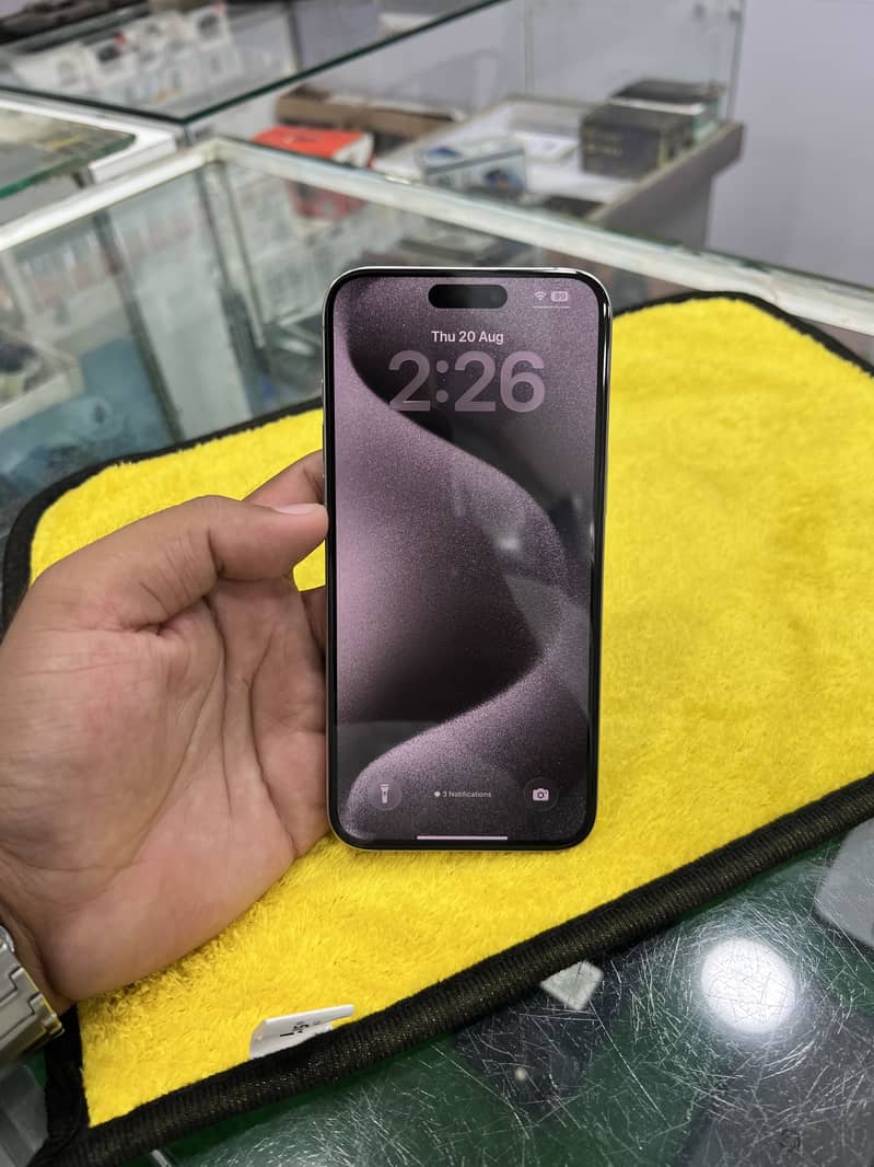 iPhone 15 Pro Max 5