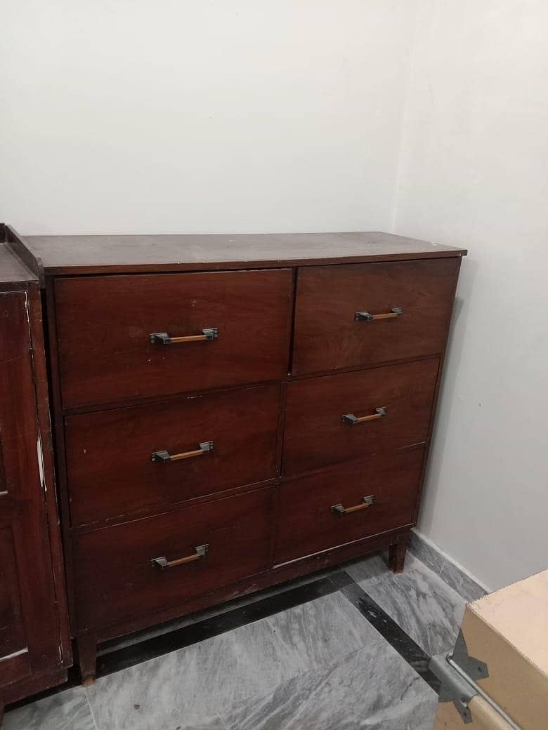 6 big boxes wardrobe 1