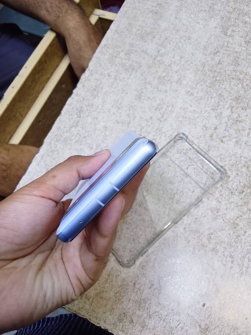Google Pixel 7a 4