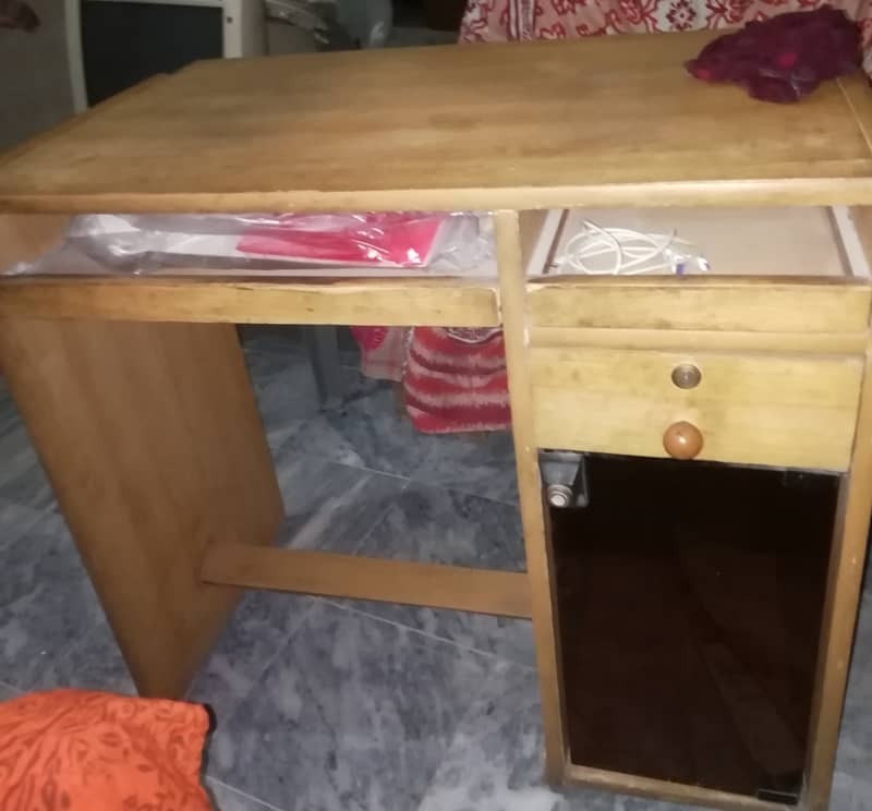 Computer trolley 1