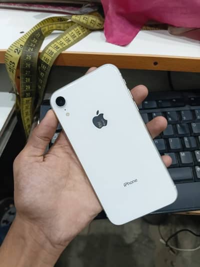 iPhone XR
