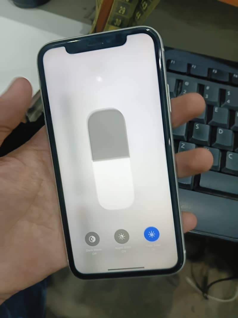 iPhone XR 3