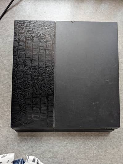 PS4 500 GB Jailbreak With Two Controllers