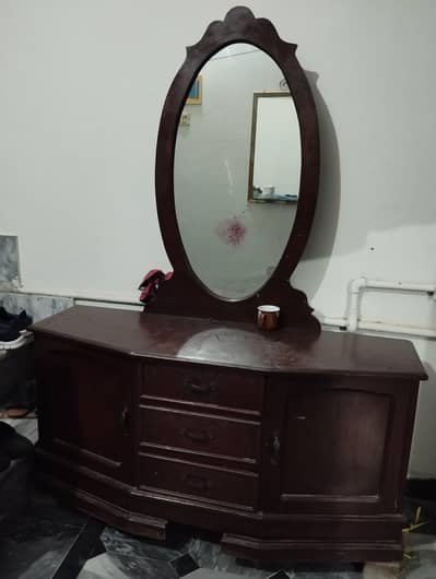 Wooden Dressing Table in Good condition