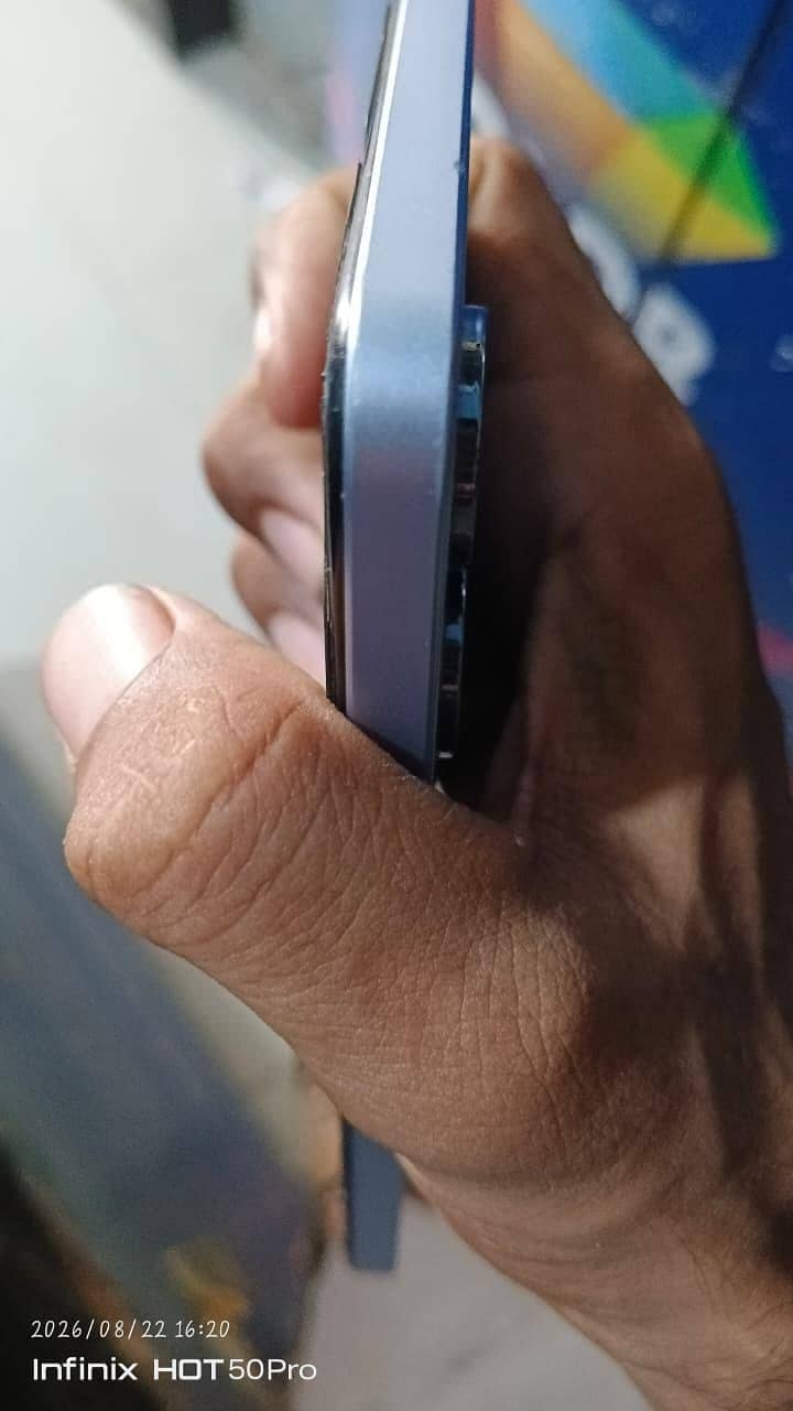 Realme Note 60 4