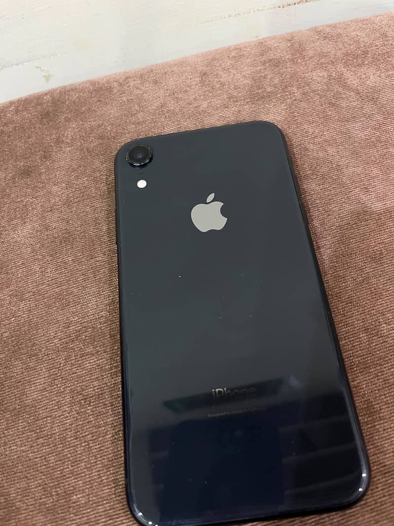 iphone XR 1