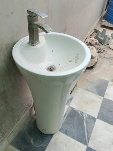 selling one piece basin.