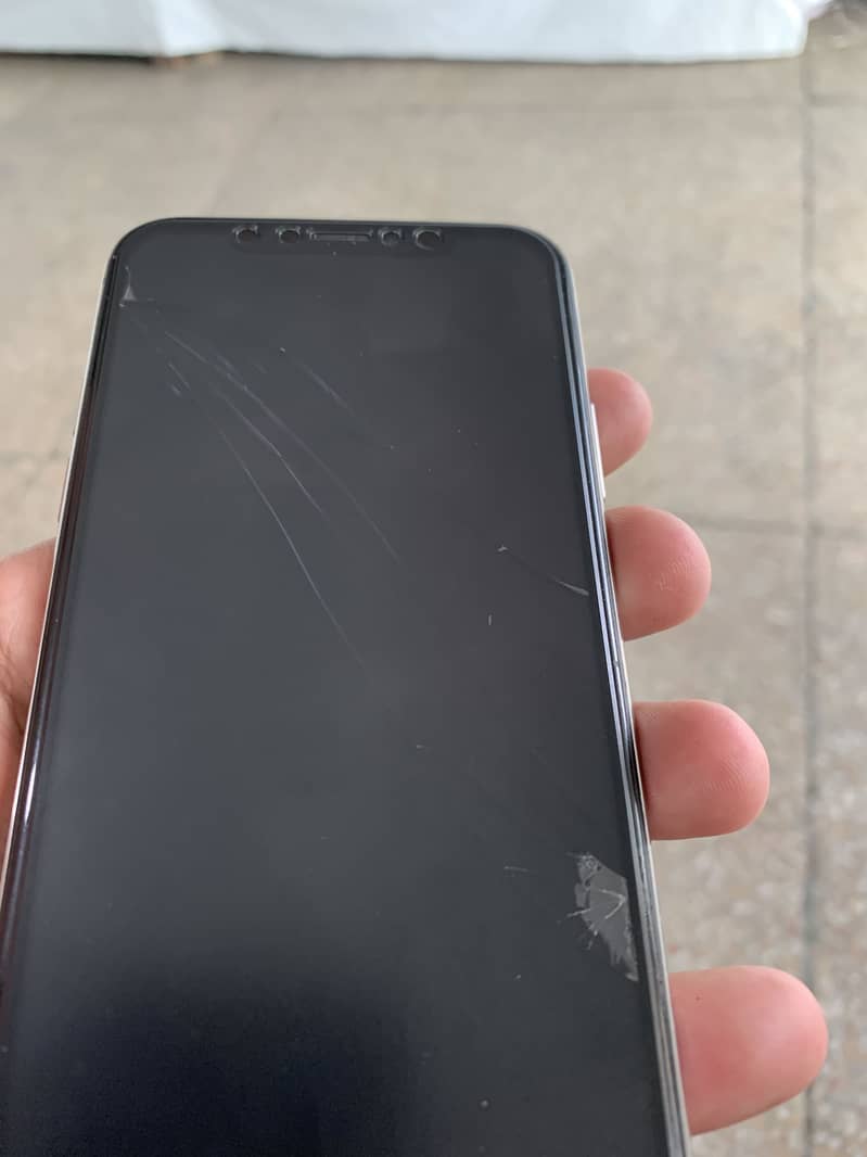 Apple iPhone X 4