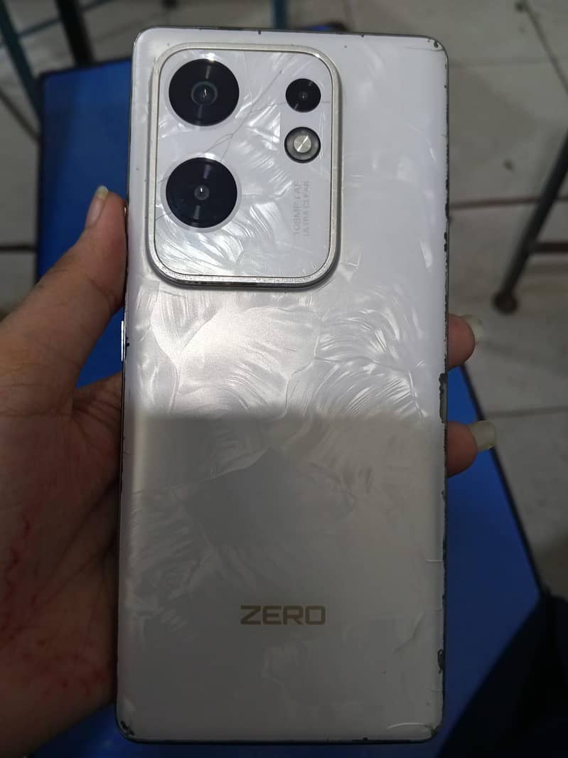 Infinix Zero 30 4