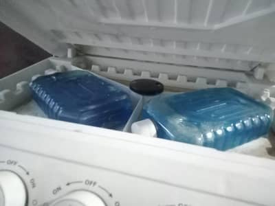 Delite company smart room cooler with 2 cooling gel bottles