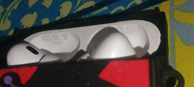 Apple AirPods (1st Gen)