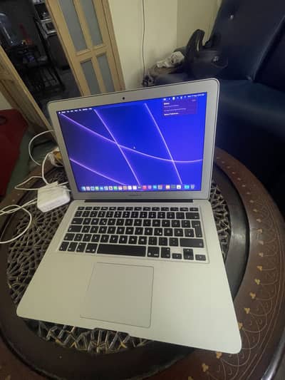 Apple macbook air 2017 model