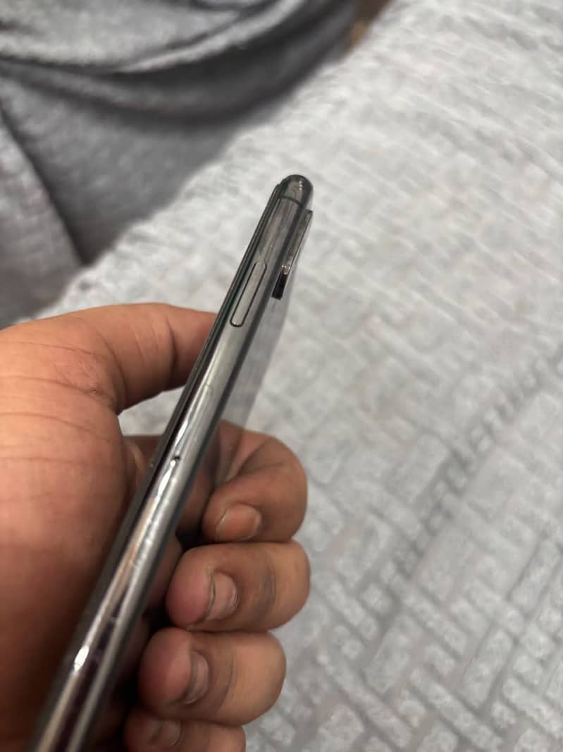 Apple iPhone X 5