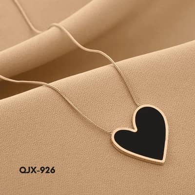 Beautiful Black Heart Pendant Necklace for Girls