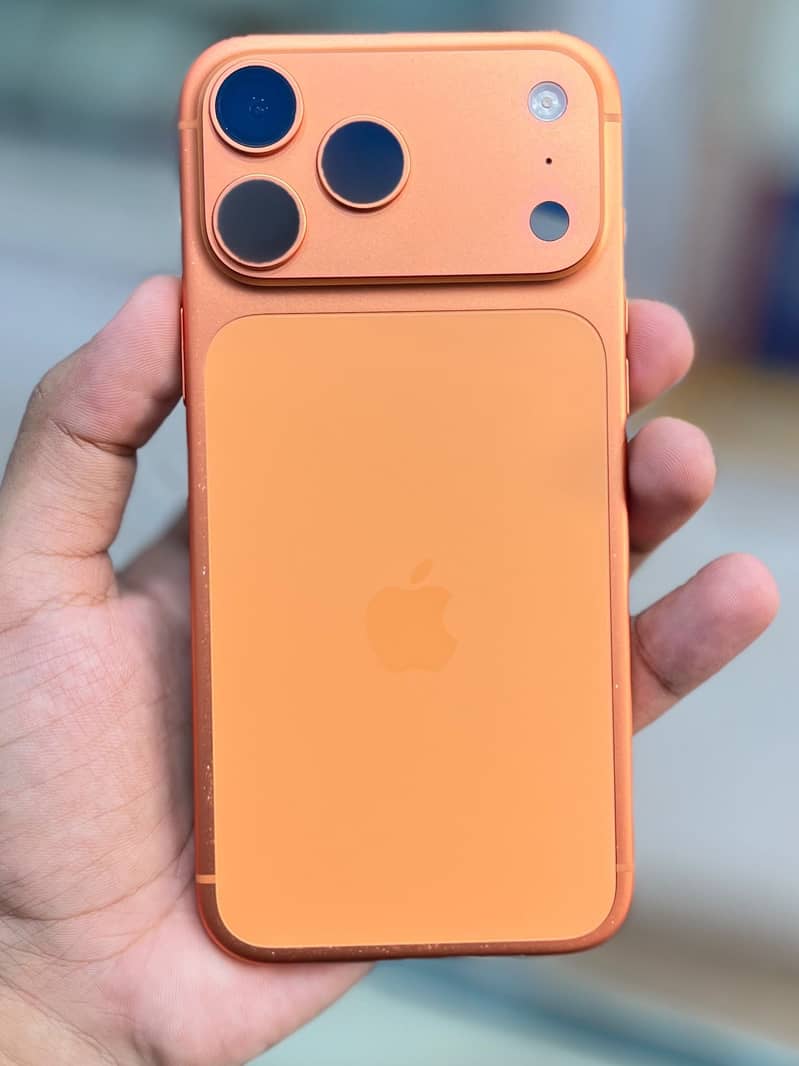 Apple iPhone 17 Pro Max 2