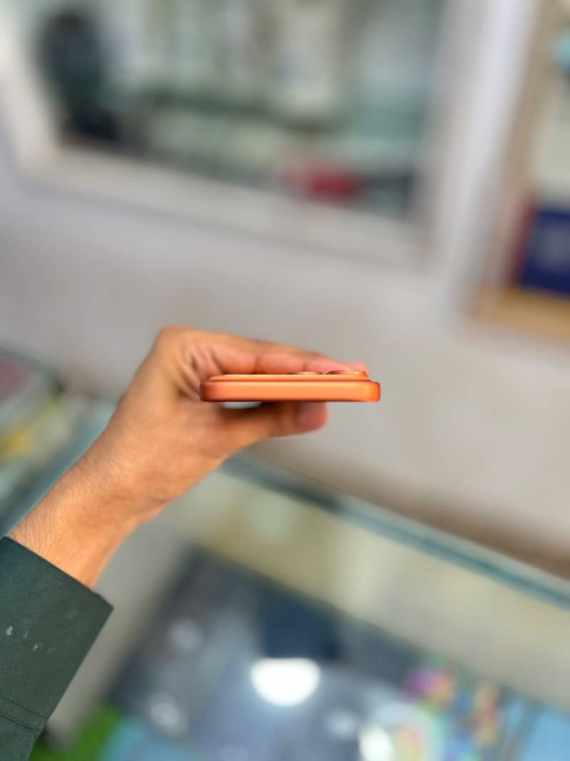 Apple iPhone 17 Pro Max 6
