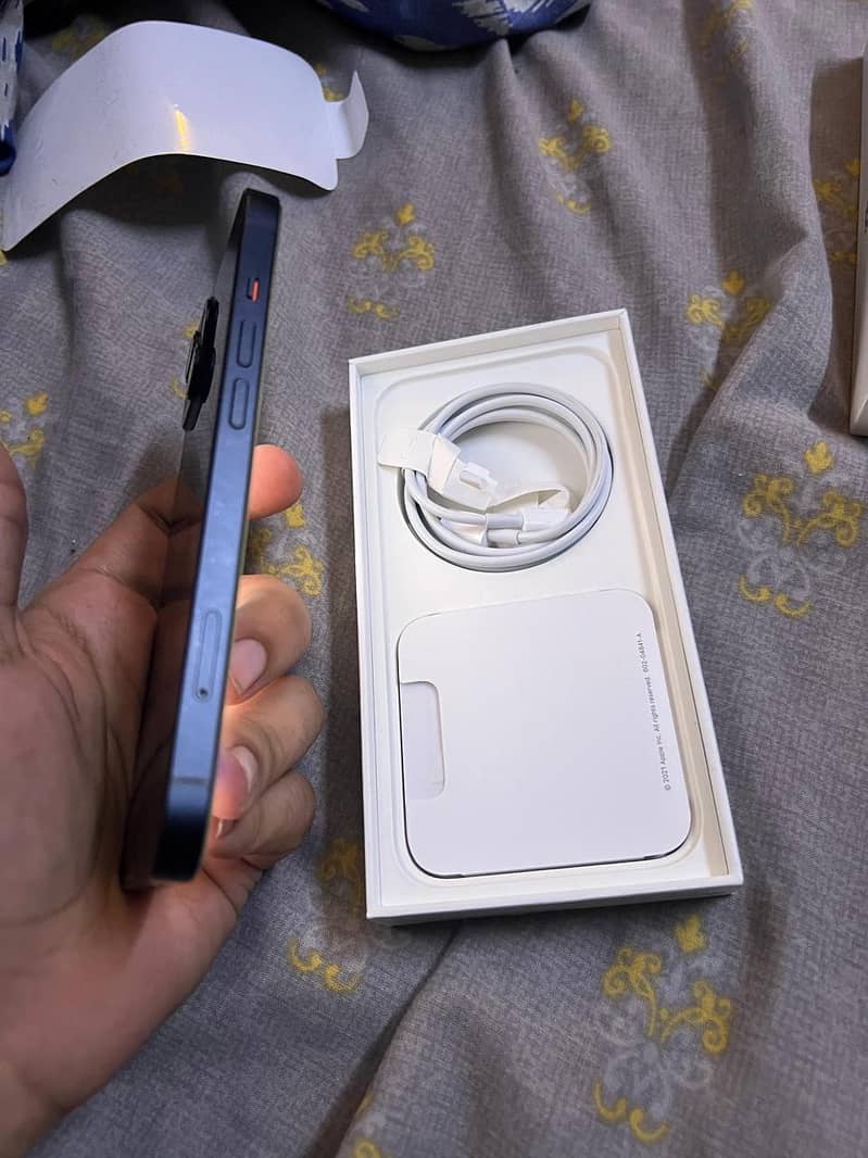 Apple iPhone 13 3