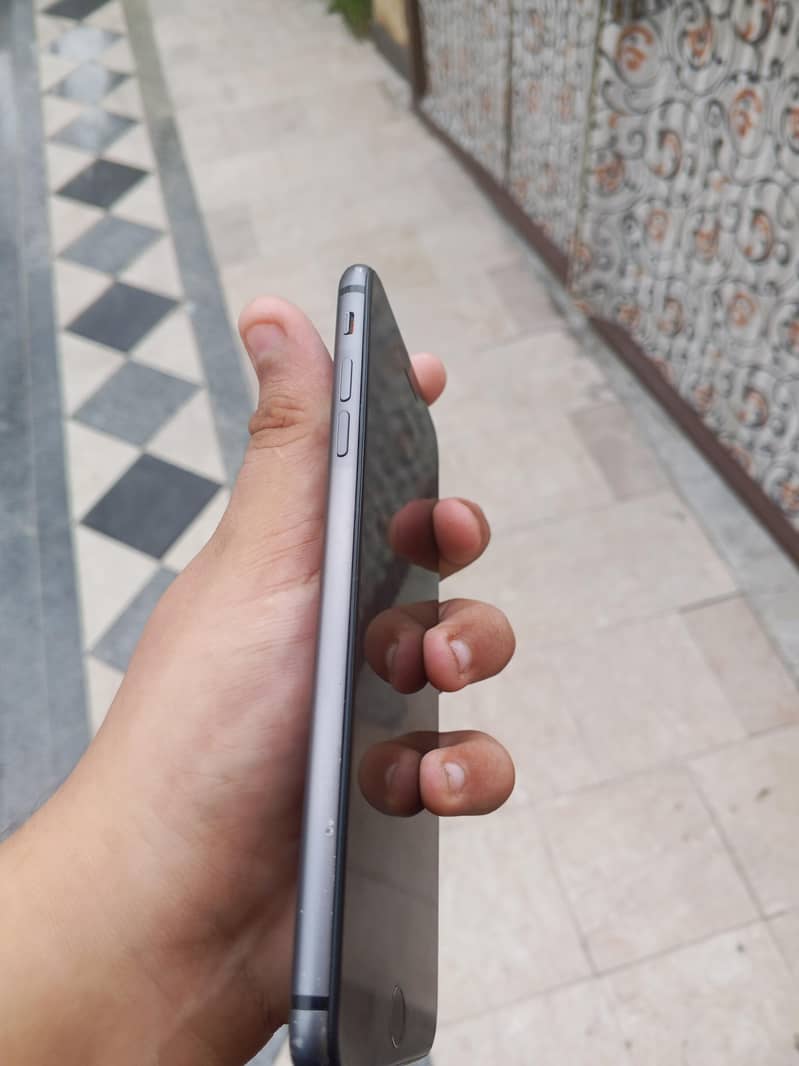 Apple iPhone 8 Plus 2