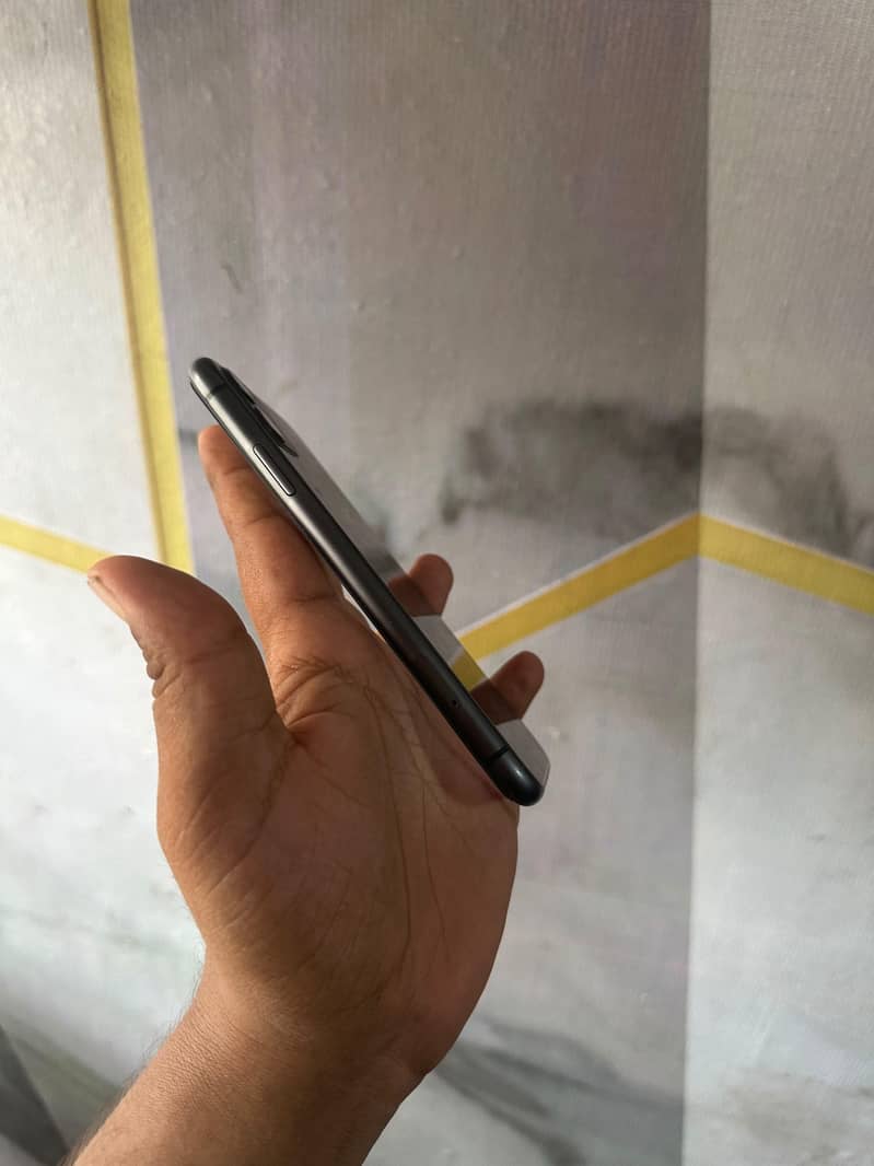 Apple iPhone 11 5