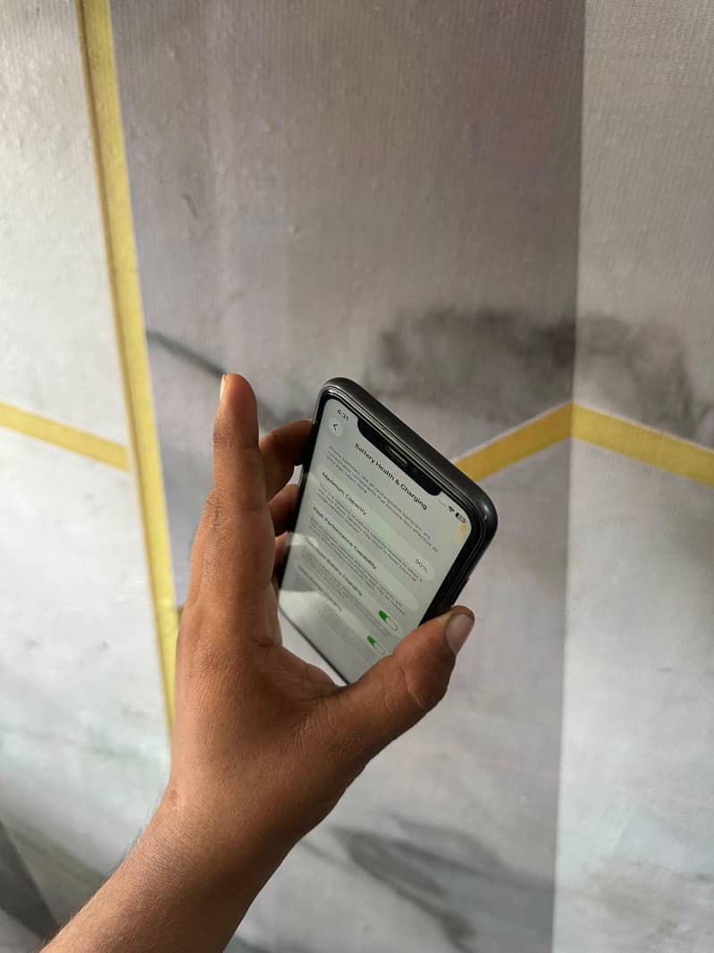 Apple iPhone 11 7