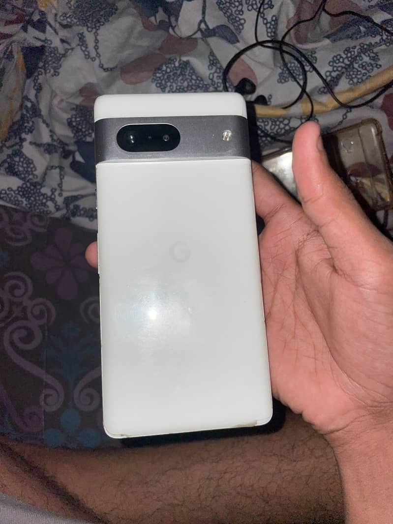 Google Pixel 7 4
