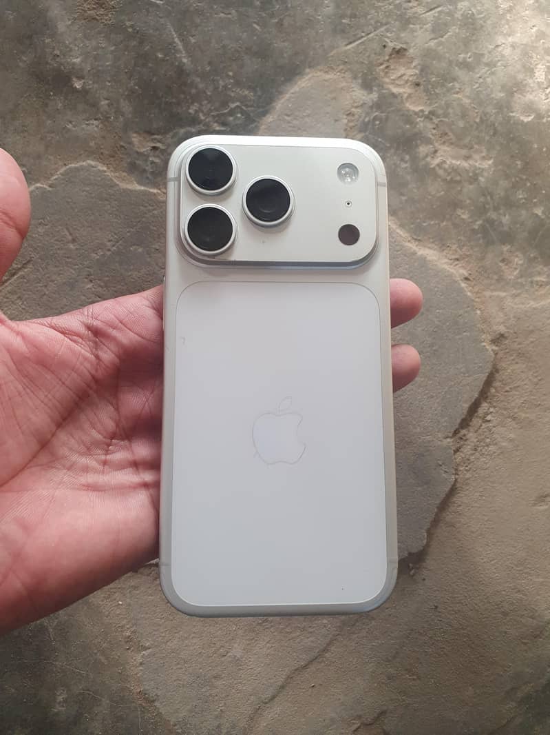 Apple iPhone 17 Pro 2