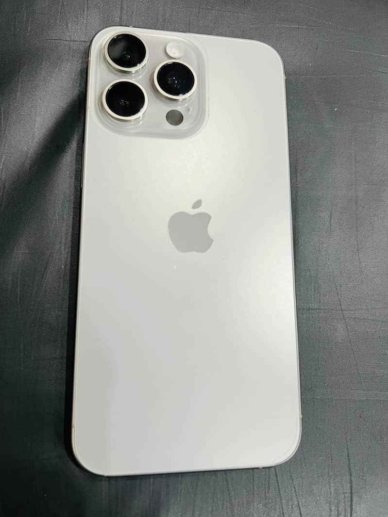 Iphone 15 Pro Max (0302-7748197) 1