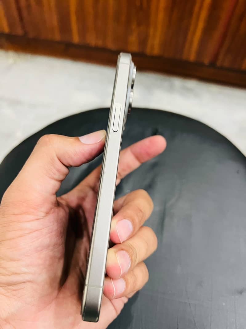 Iphone 15 Pro Max (0302-7748197) 5