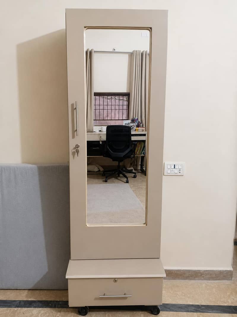 mirror 1