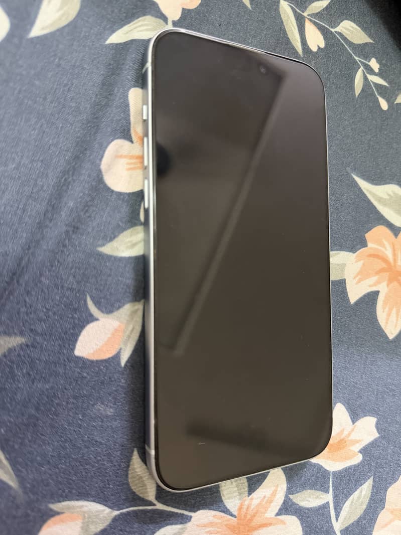 Apple iPhone 15 plus 1