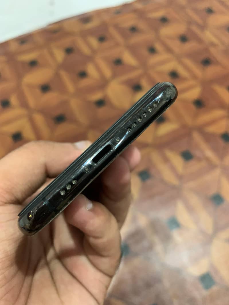 Apple iPhone XS 1