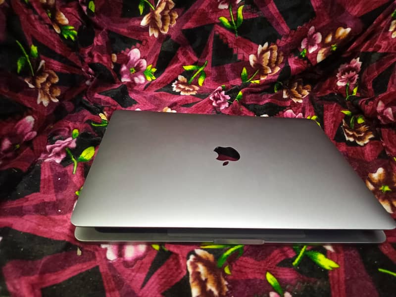 MacBook pro 0