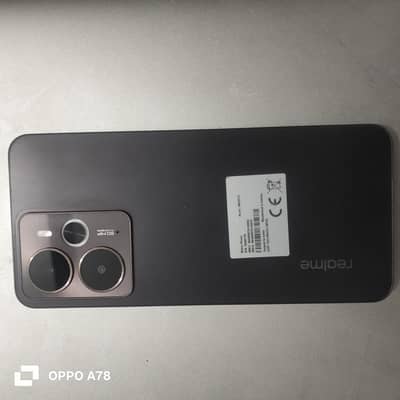 Realme 14 only  12/512 bhot achi condition me hai box charger sat hai