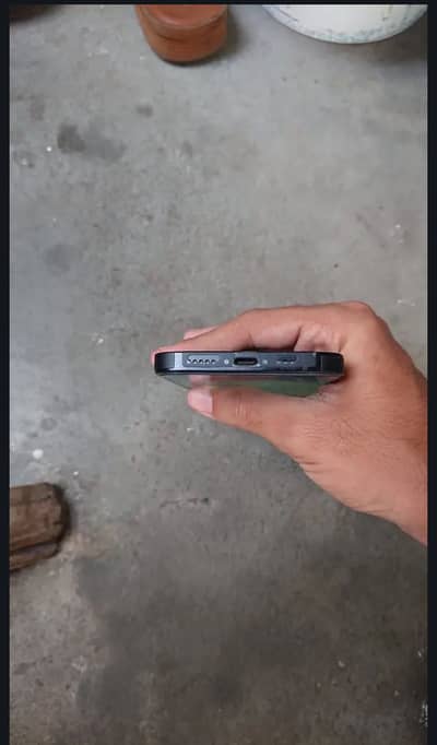 Apple iPhone 16e