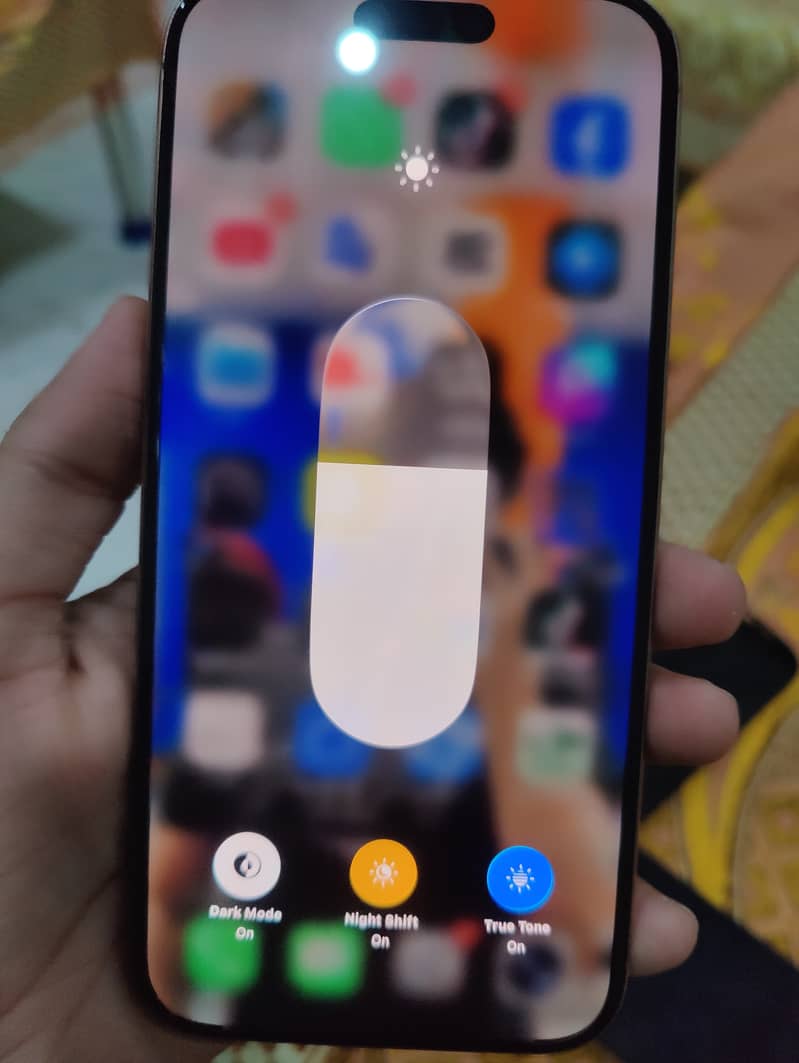 Apple iPhone 16 Pro Max 1