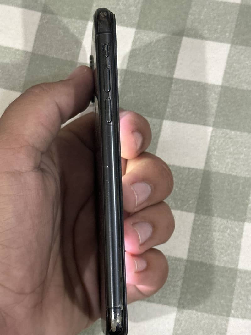 Apple iPhone X 3
