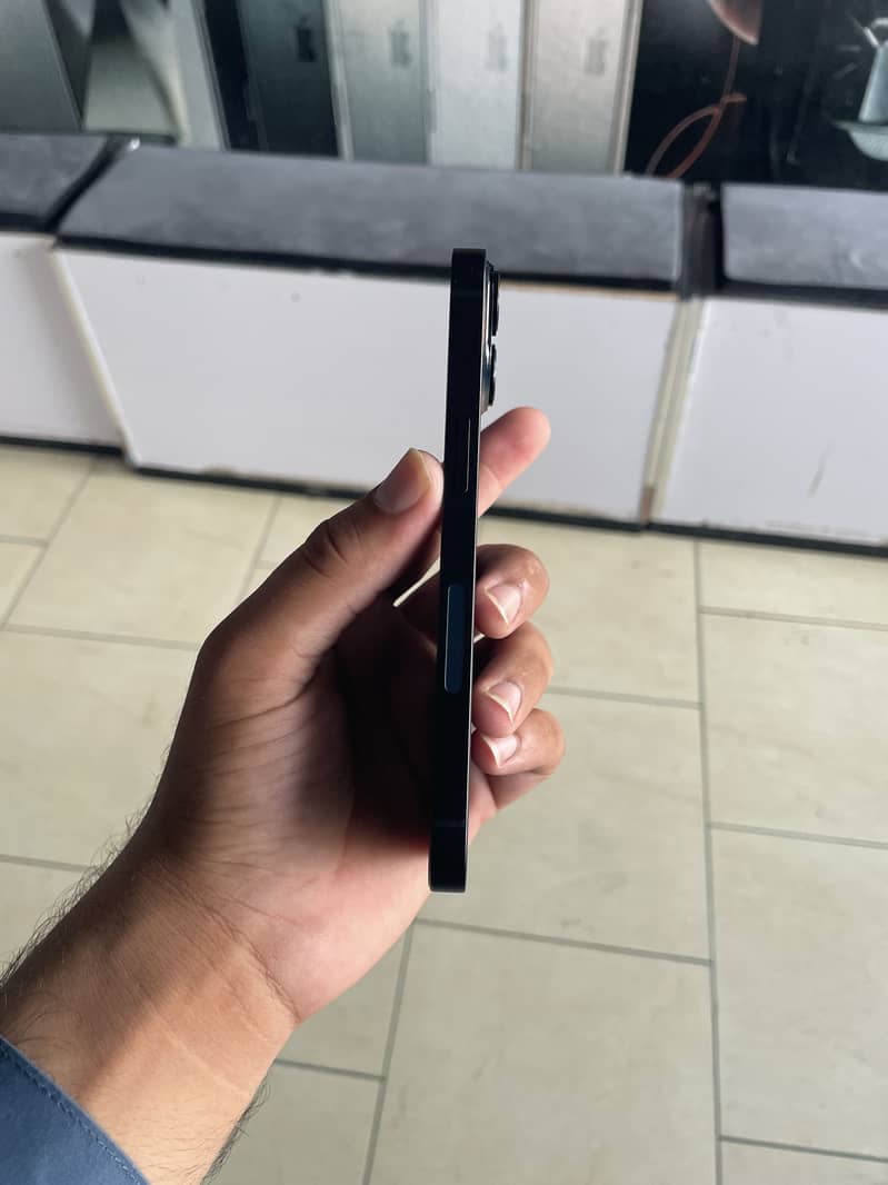 Apple iPhone 14 2