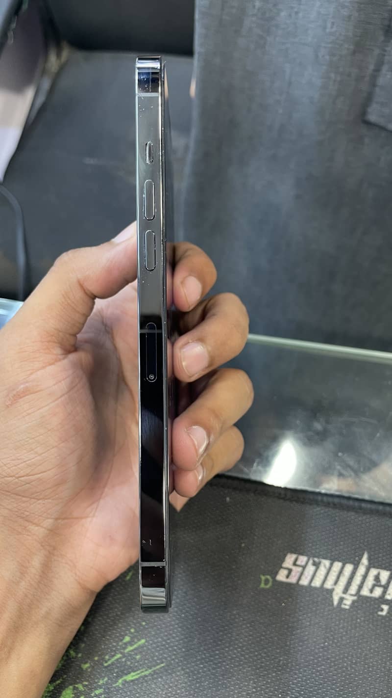 Apple iPhone 12 Pro Max 5