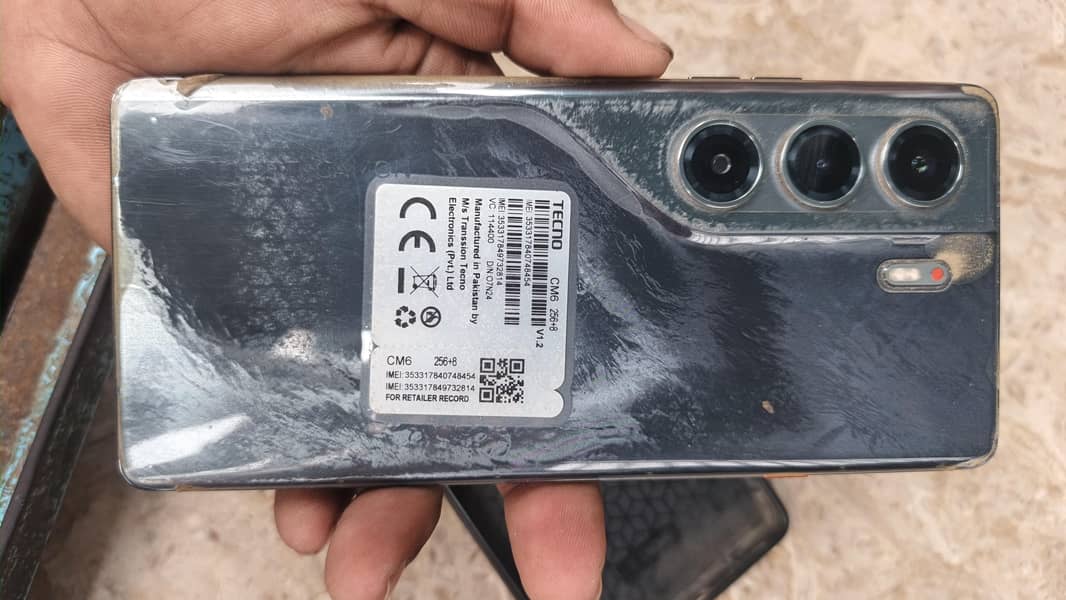 Tecno CAMON 40 Pro 1