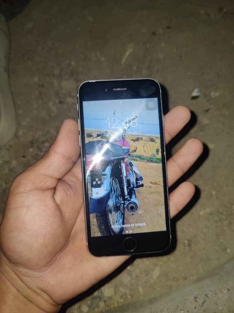 Apple iPhone 6S 1