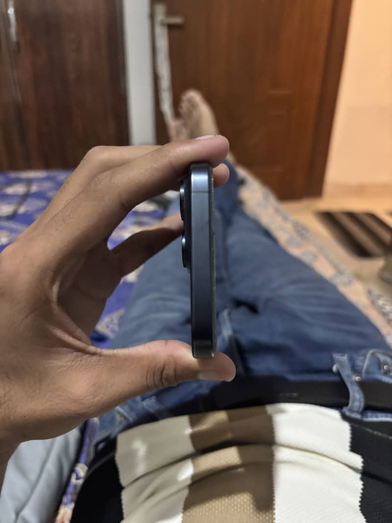 Apple iPhone 15 Pro Max 3