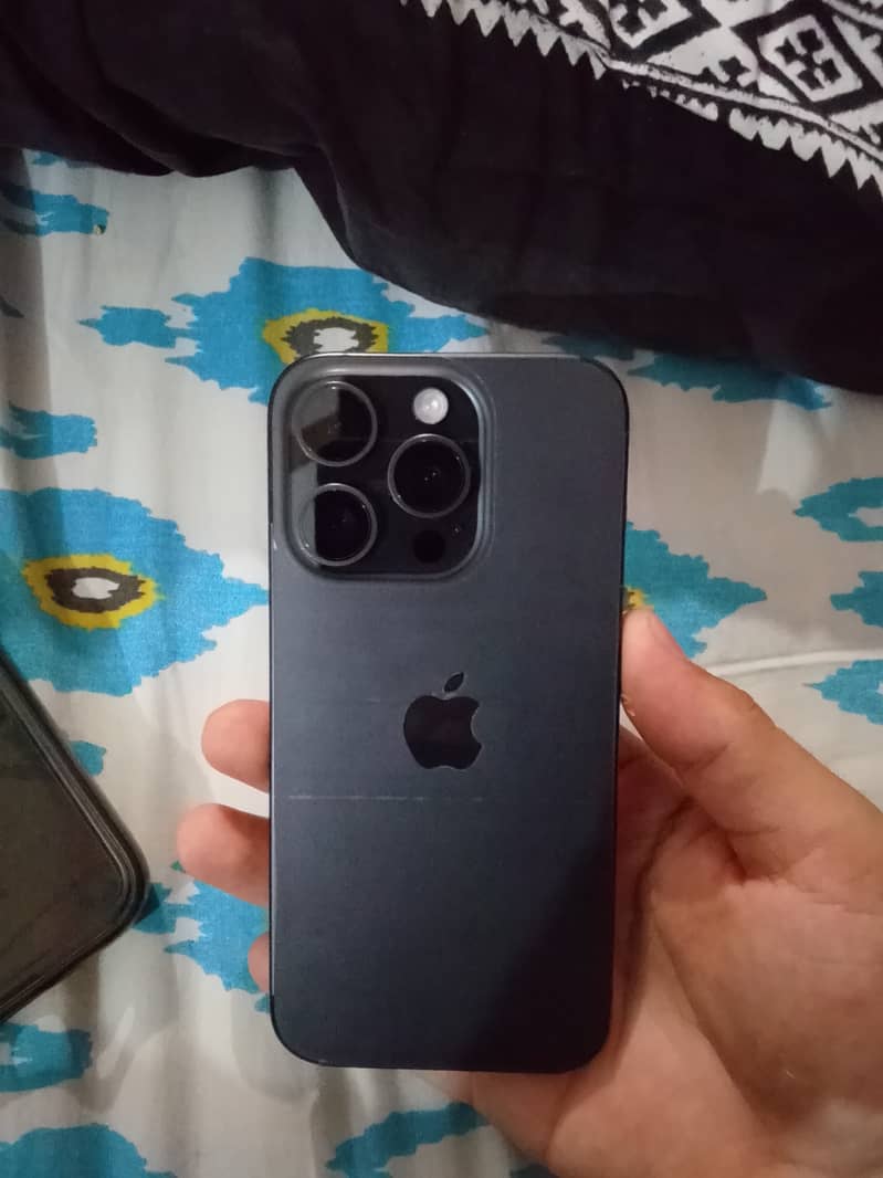 Apple iPhone 15 Pro 0