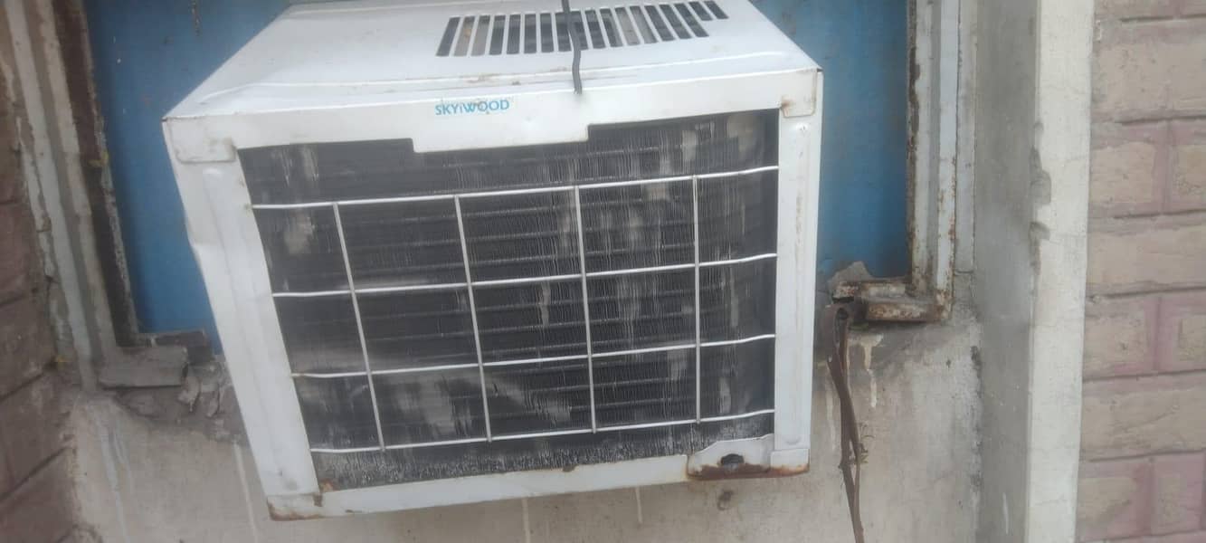 window ac 1