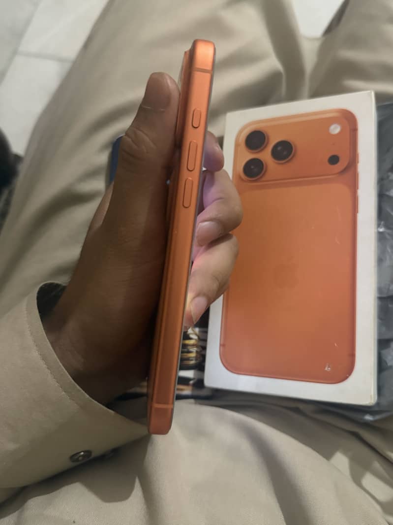 Apple iPhone 17 Pro Max 1
