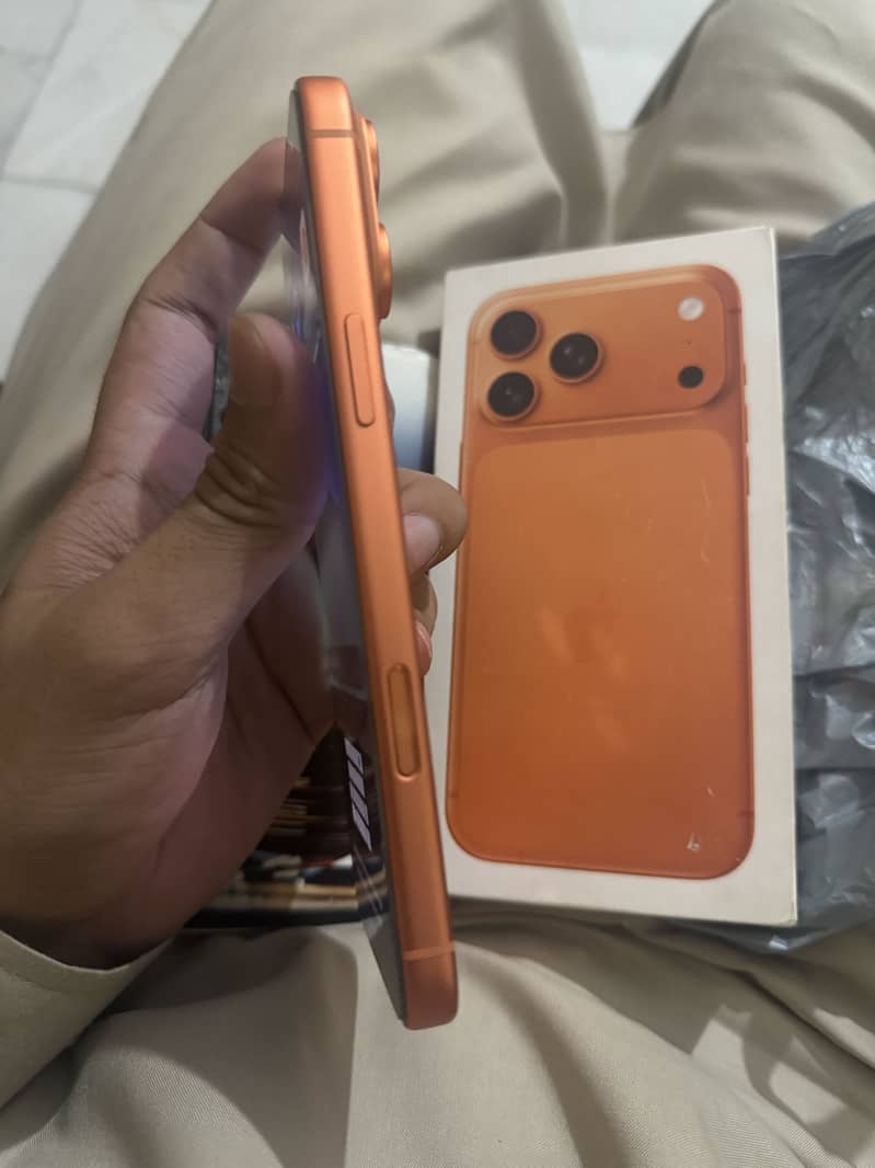 Apple iPhone 17 Pro Max 3